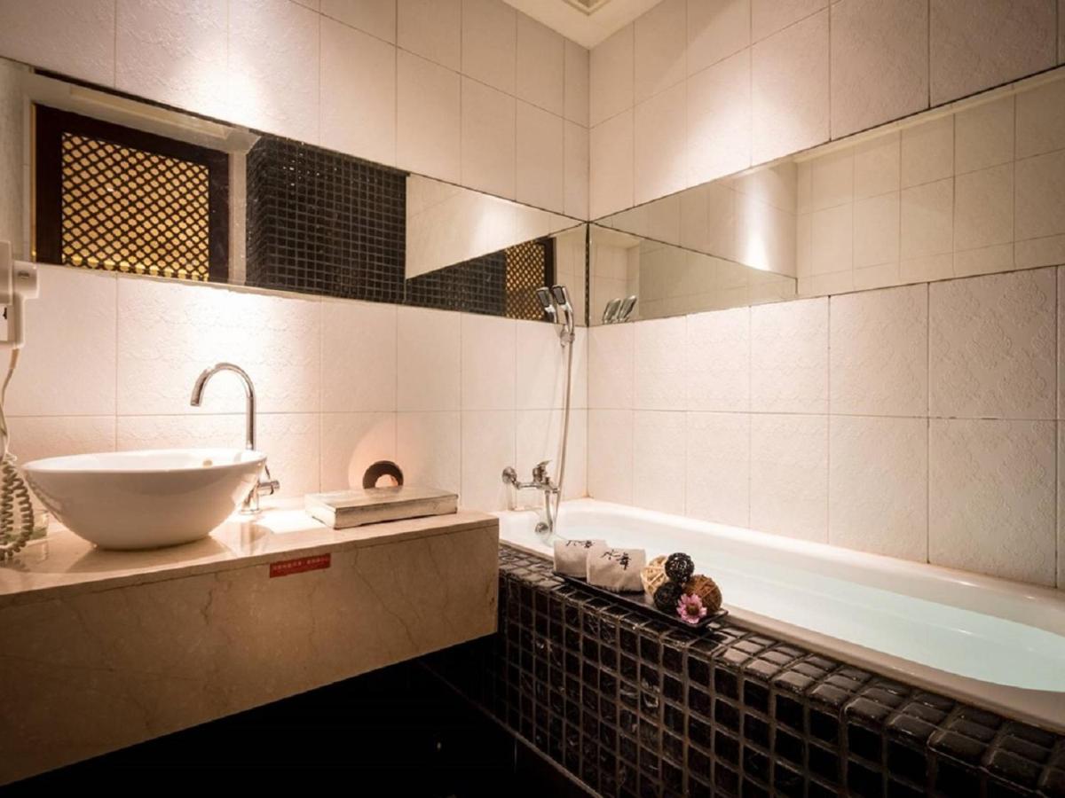 Liti Motel Taichung Buitenkant foto