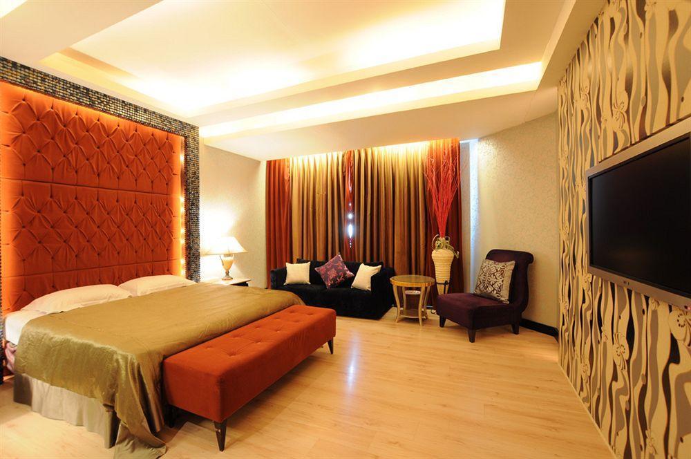 Liti Motel Taichung Buitenkant foto
