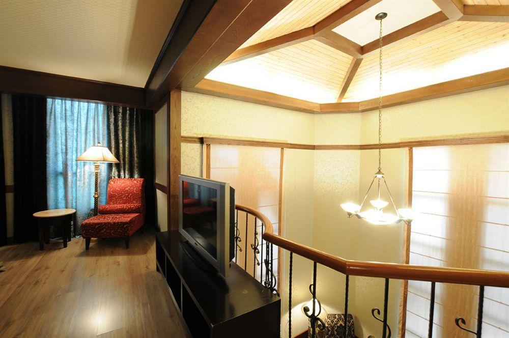 Liti Motel Taichung Buitenkant foto