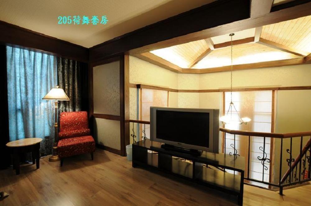 Liti Motel Taichung Buitenkant foto