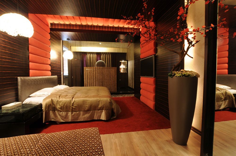 Liti Motel Taichung Buitenkant foto