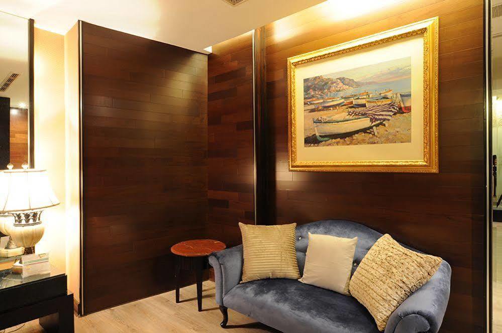 Liti Motel Taichung Buitenkant foto