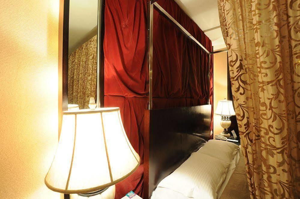 Liti Motel Taichung Buitenkant foto