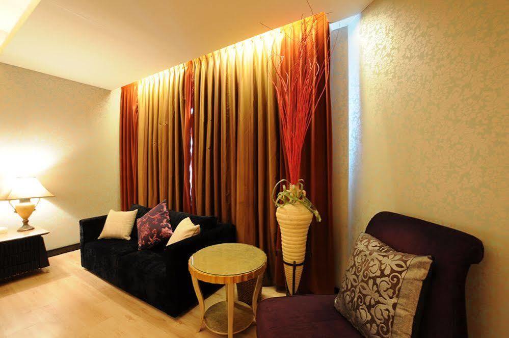 Liti Motel Taichung Buitenkant foto