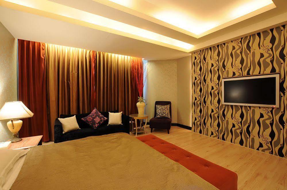 Liti Motel Taichung Buitenkant foto