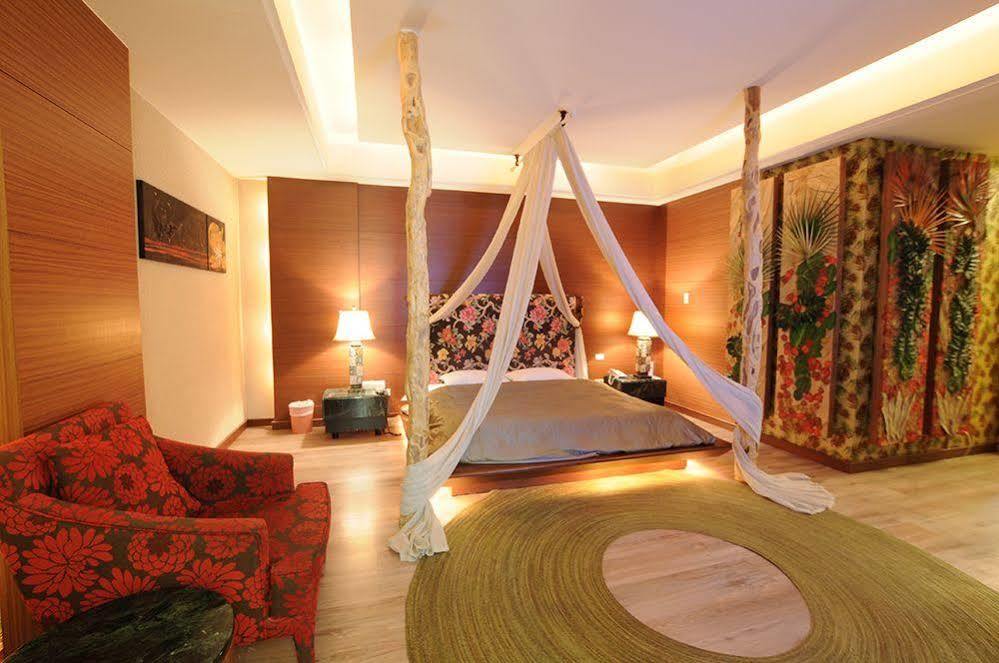 Liti Motel Taichung Buitenkant foto