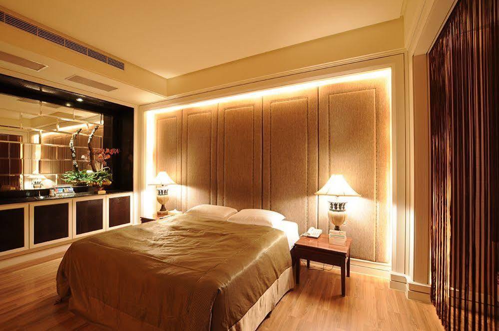 Liti Motel Taichung Buitenkant foto
