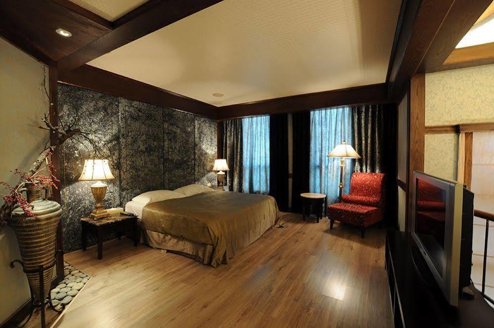 Liti Motel Taichung Buitenkant foto